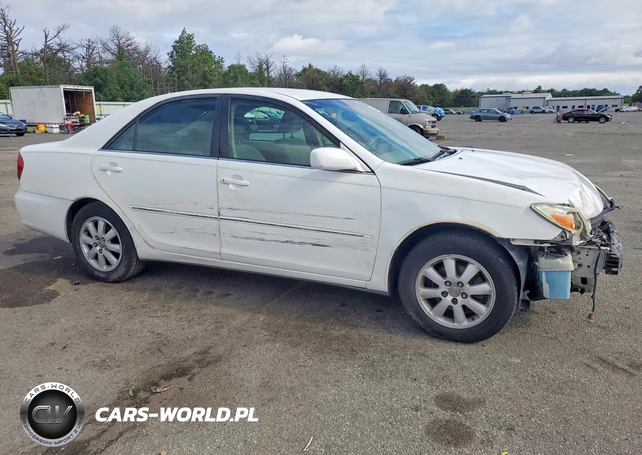 2003 Toyota Camry Xle VIN:4T1BE30K73U242127 - 4