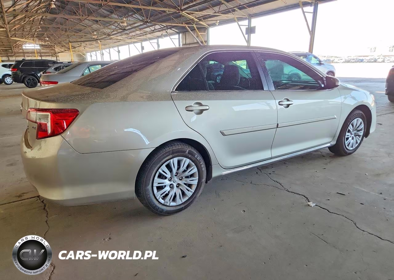 2014 Toyota Camry Le VIN:4T4BF1FK9ER409007 - 3