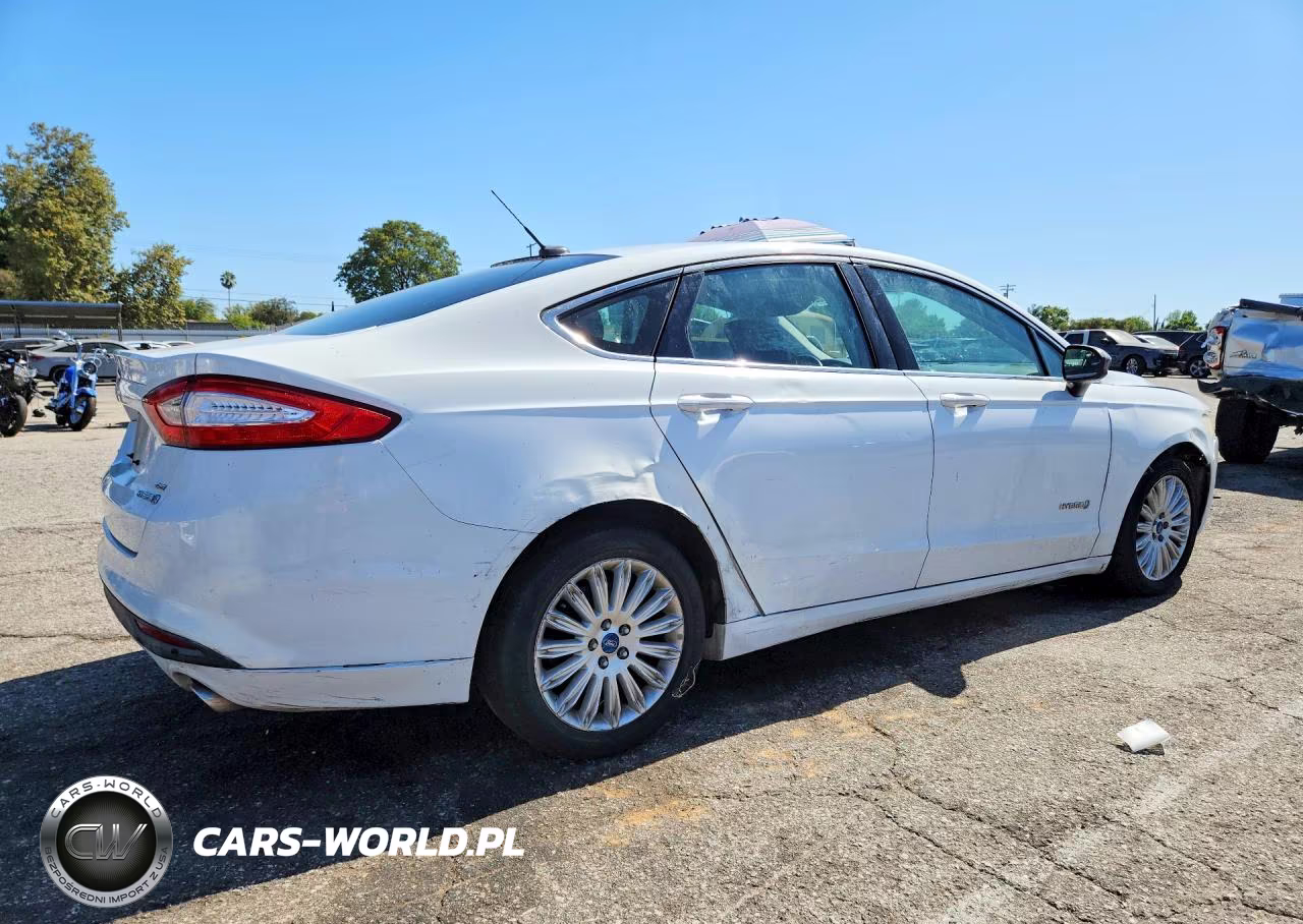 2013 Ford Fusion Se Hybrid VIN:3FA6P0LU1DR249147 - 3
