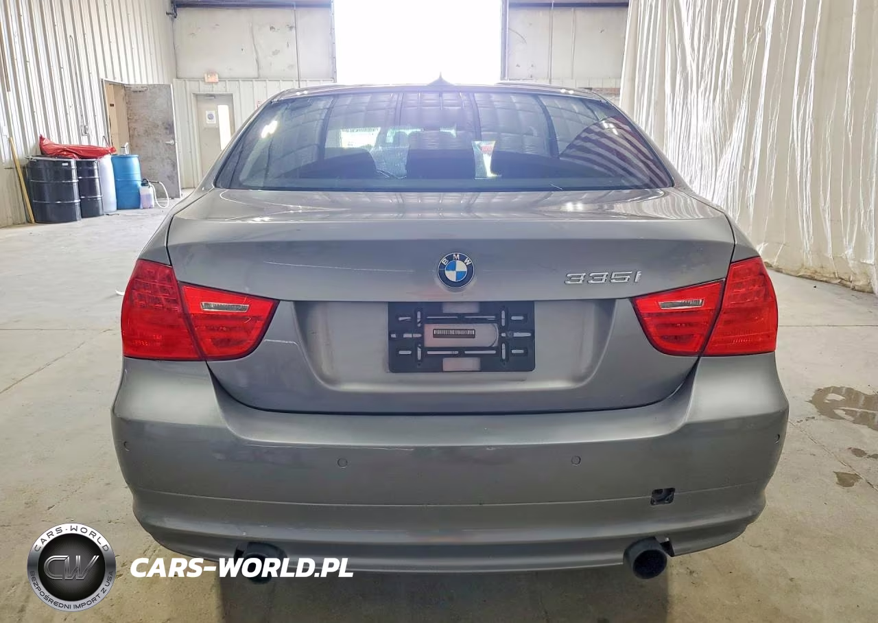 2011 BMW 335 Xi VIN:WBAPL5C57BA920132 - 6