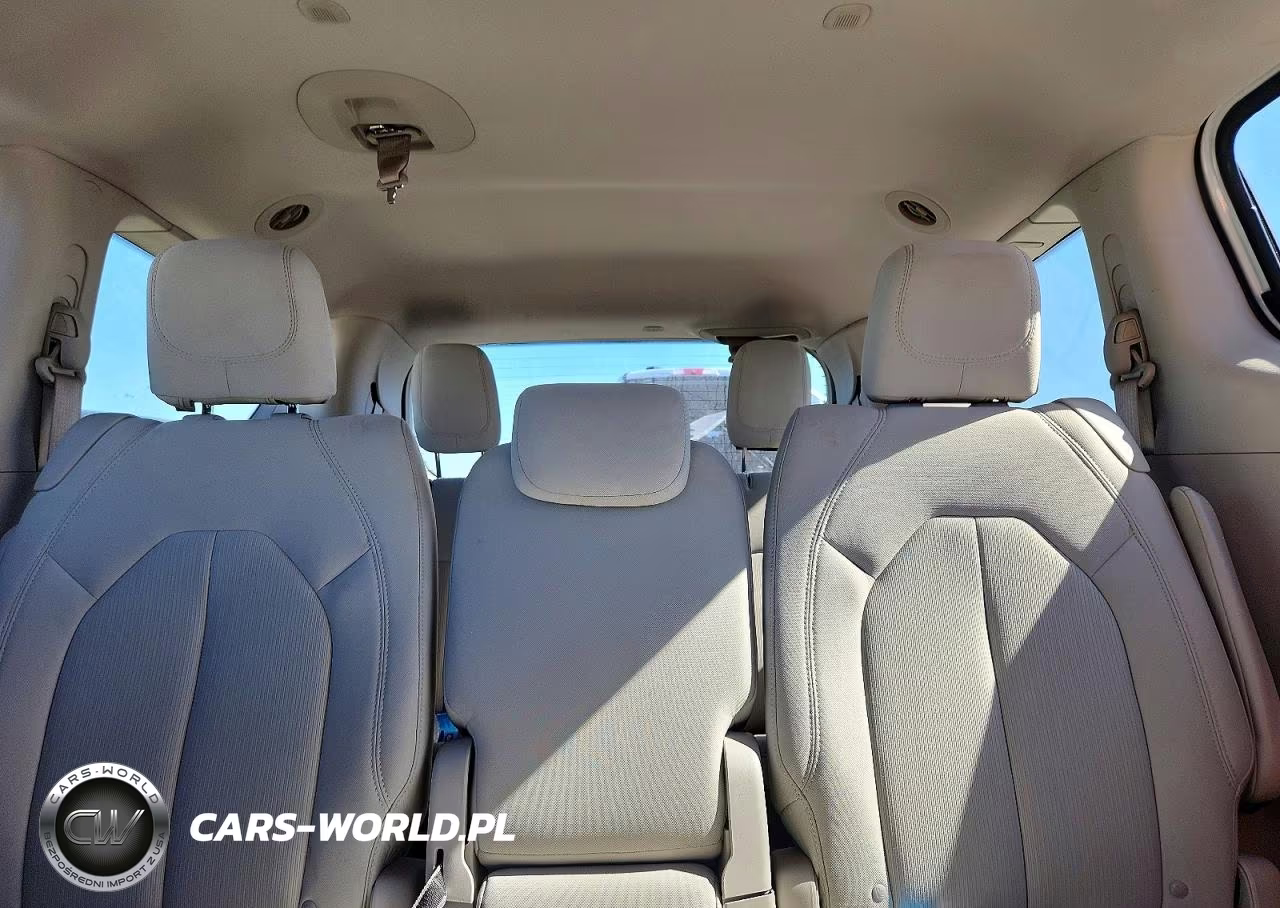 2017 Chrysler Pacifica Lx VIN:2C4RC1CG3HR531580 - 10