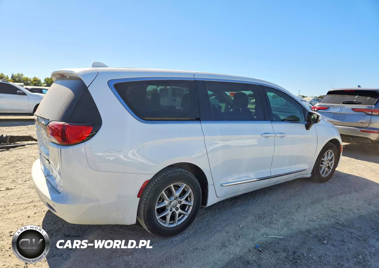 2017 Chrysler Pacifica Lx VIN:2C4RC1CG3HR531580 - 3