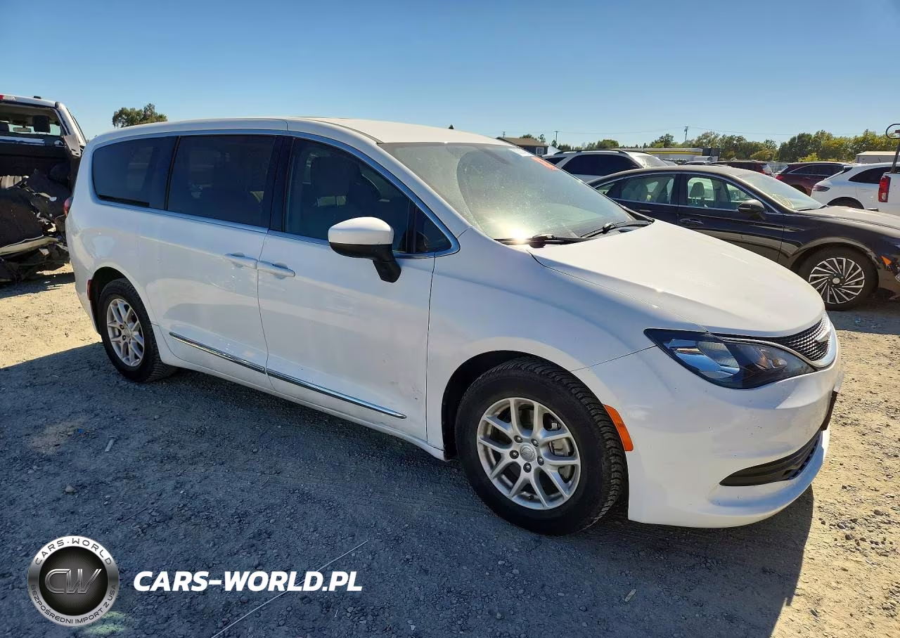2017 Chrysler Pacifica Lx VIN:2C4RC1CG3HR531580 - 4