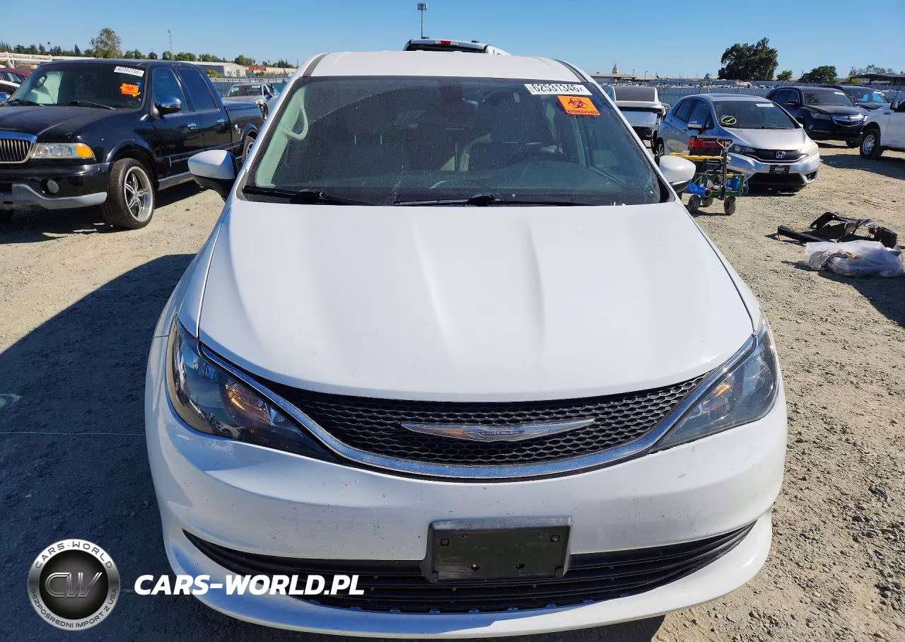 2017 Chrysler Pacifica Lx VIN:2C4RC1CG3HR531580 - 5