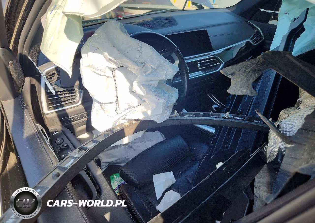 2023 BMW X5 xDrive45E VIN:5UXTA6C08P9P28324 - 8