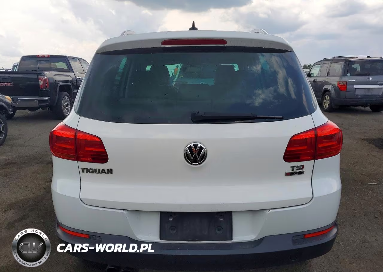 2017 Volkswagen Tiguan Wolfsburg VIN:WVGSV7AX2HK008899 - 6