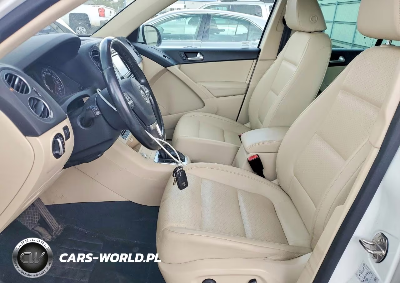 2017 Volkswagen Tiguan Wolfsburg VIN:WVGSV7AX2HK008899 - 7