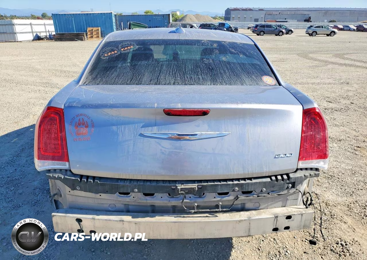 2016 Chrysler 300 Limited VIN:2C3CCAAG8GH211818 - 6