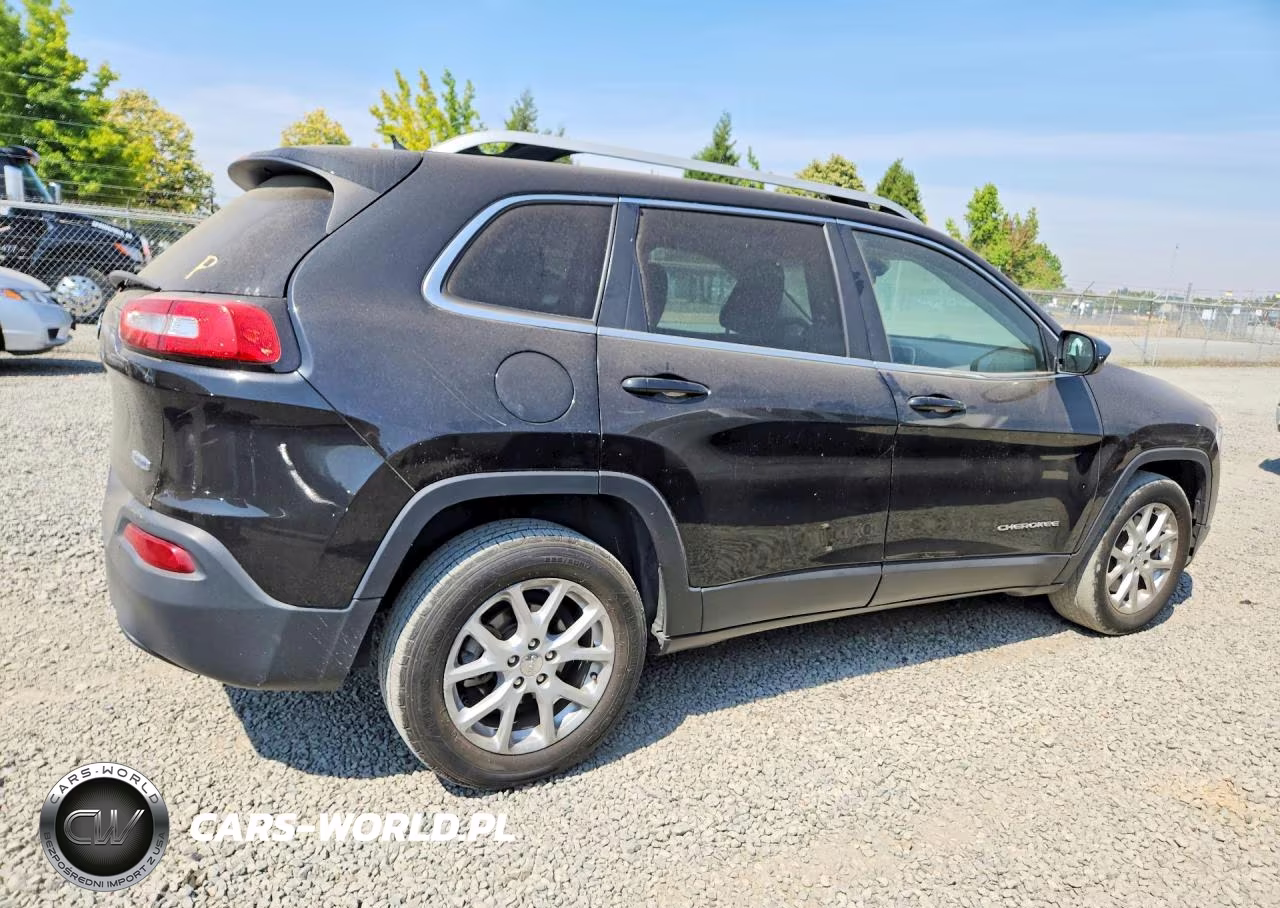 2015 Jeep Cherokee Latitude VIN:1C4PJLCB5FW506343 - 3