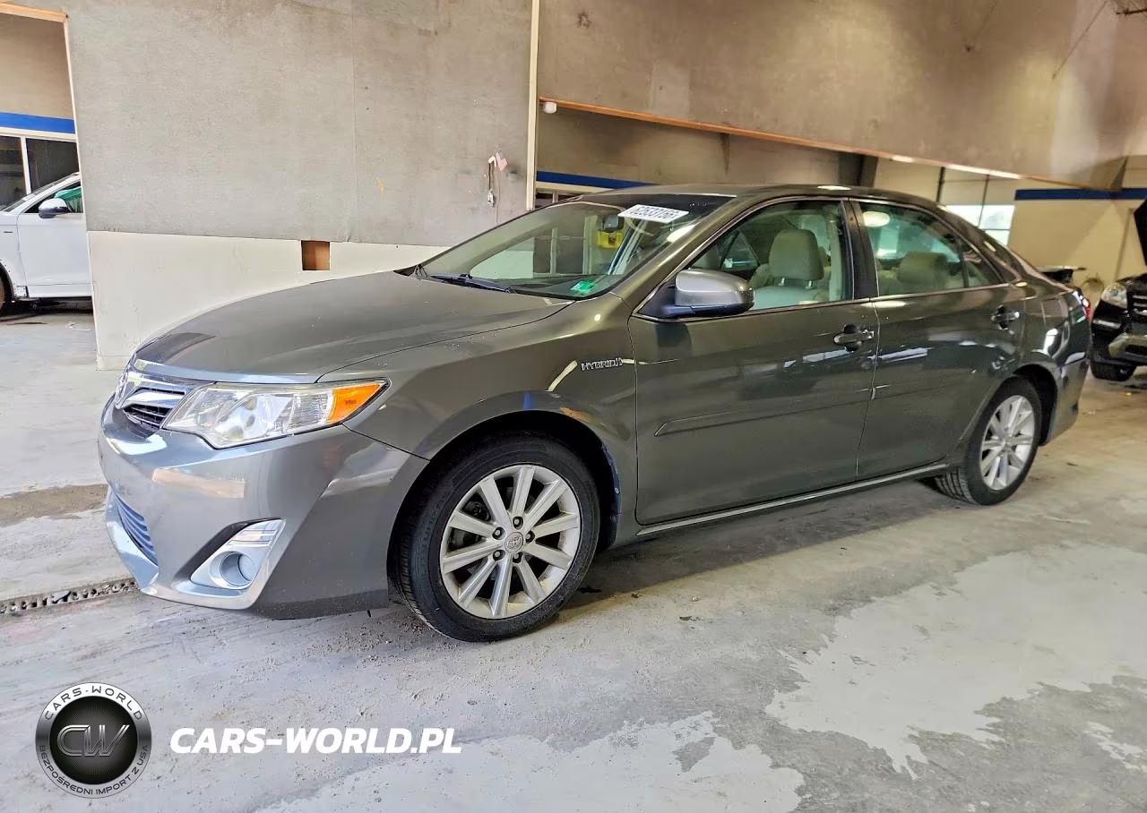 2014 Toyota Camry Hybrid Xle – zdjęcie 1 z 12
