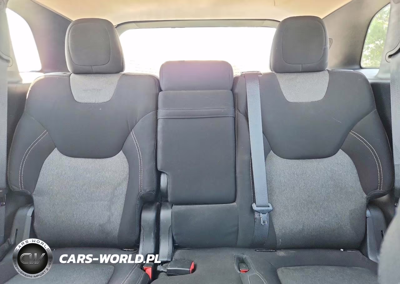 2016 Jeep Cherokee Sport VIN:1C4PJMAB1GW117712 - 10
