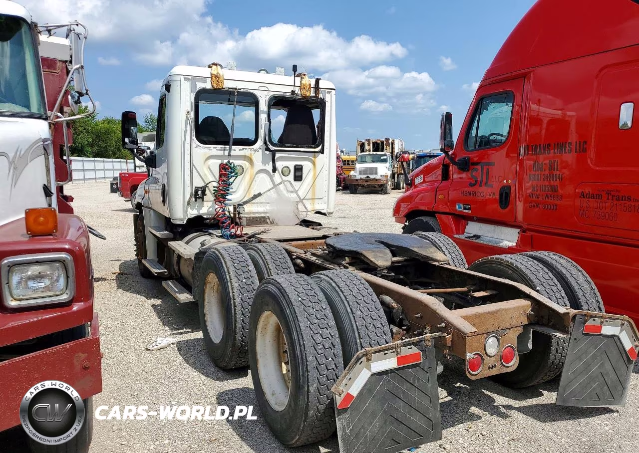 2014 Freightliner Cascadia Semi Truck VIN:3AKJGEDV3ESFR0607 - 2