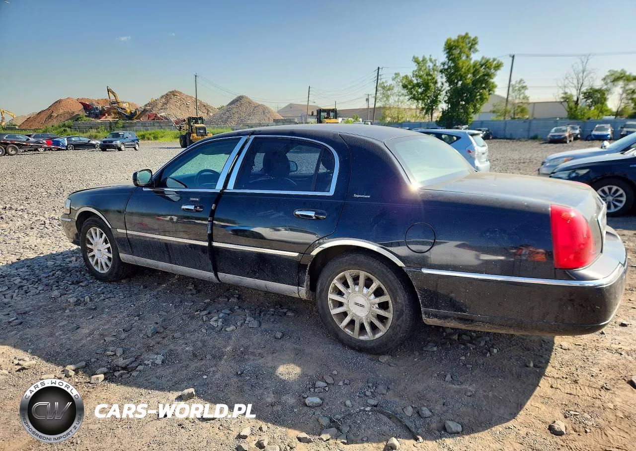 2007 Lincoln Town Car Signature VIN:1LNHM81V97Y619686 - 2