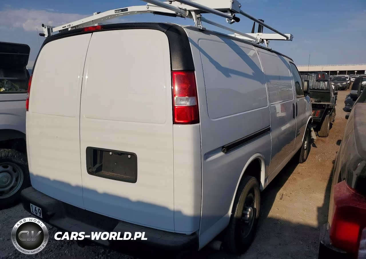 2025 Chevrolet Express G2500 VIN:1GCWGAFP3S1101188 - 3