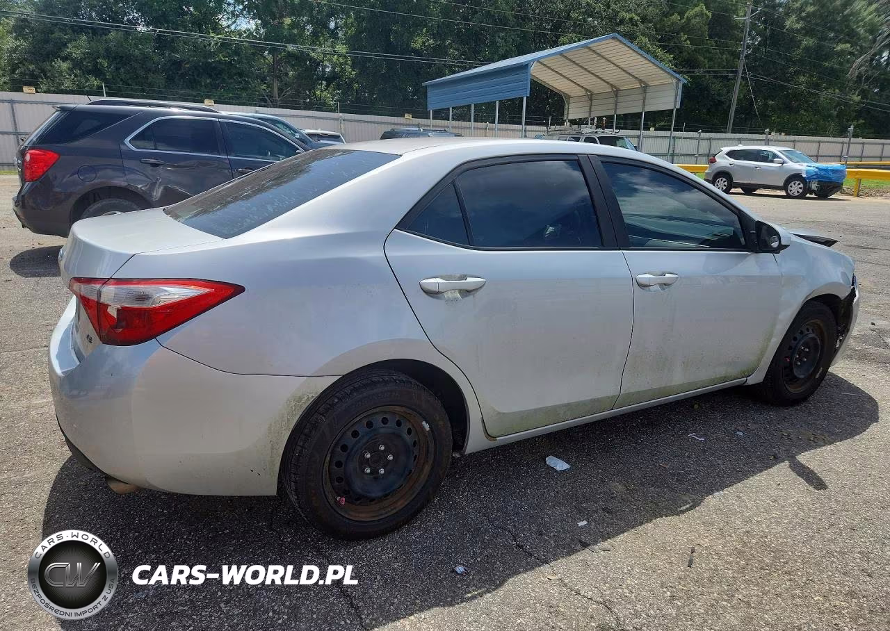 2015 Toyota Corolla Le VIN:2T1BURHE5FC408803 - 3