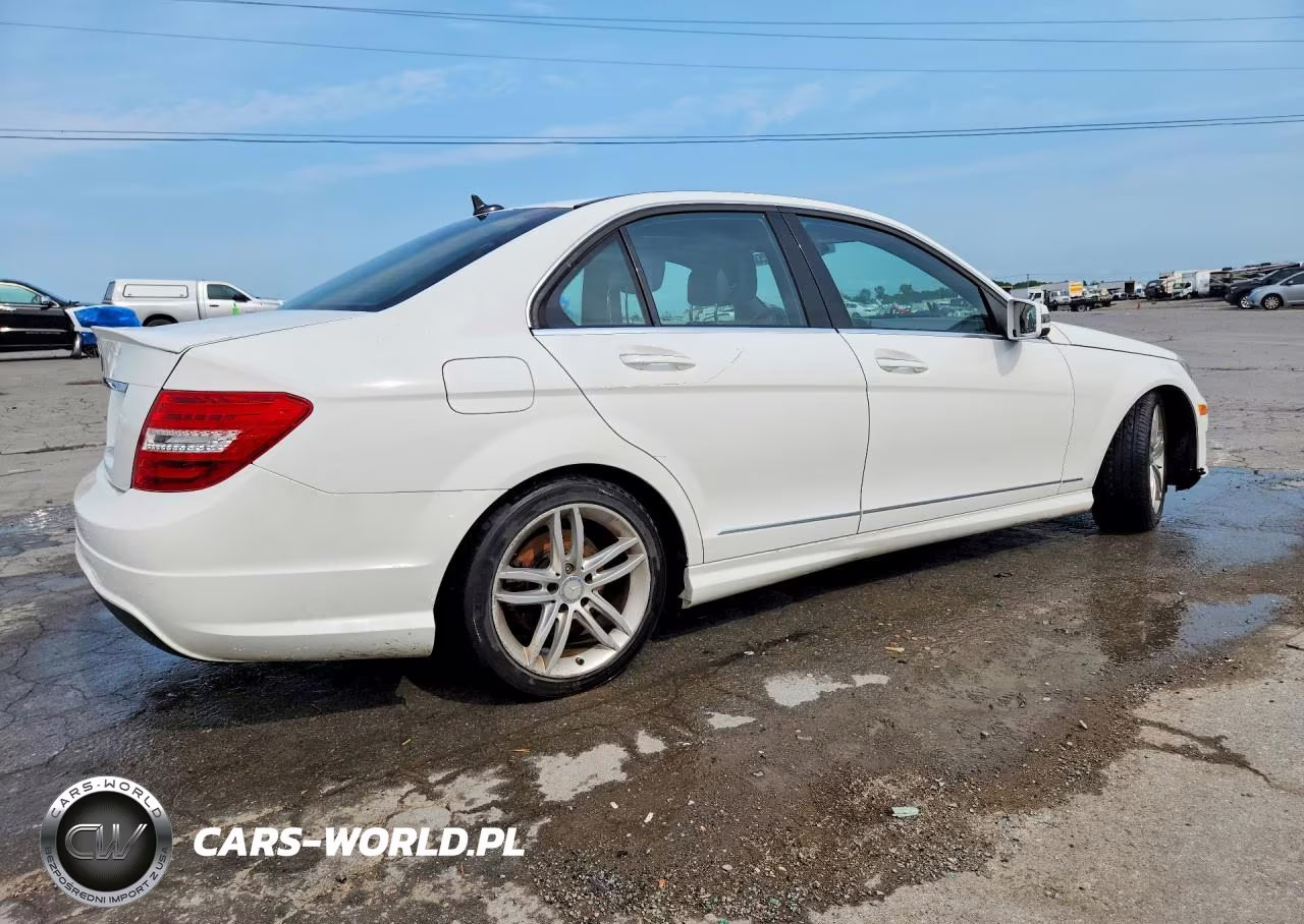 2013 Mercedes-Benz C 250 VIN:WDDGF4HB3DR245389 - 3