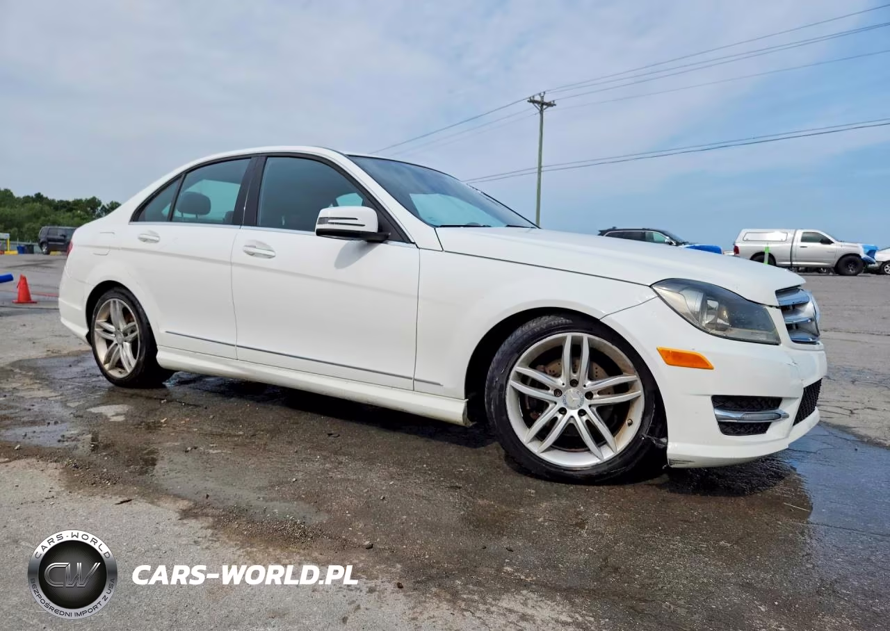 2013 Mercedes-Benz C 250 VIN:WDDGF4HB3DR245389 - 4