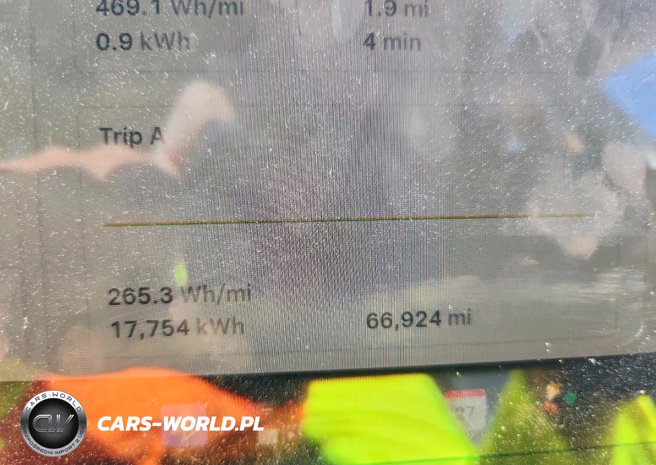 2023 Tesla Model 3 VIN:5YJ3E1EC1PF605583 - 9