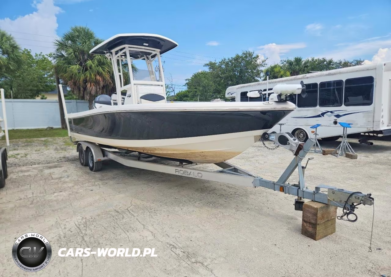 2015 Robalo-Us Marine 246 Cayman - Boat