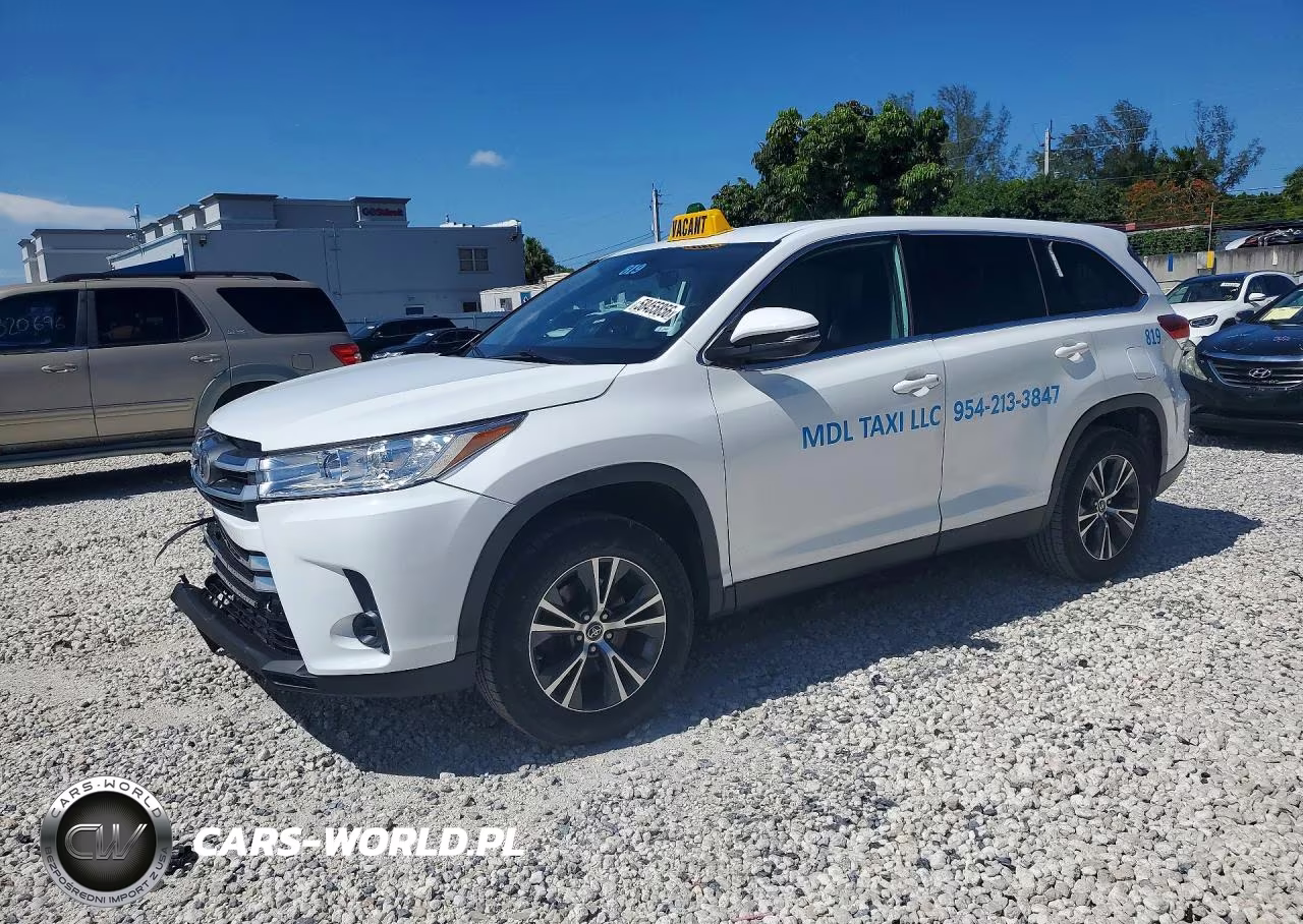 2019 Toyota Highlander Le – zdjęcie 1 z 12