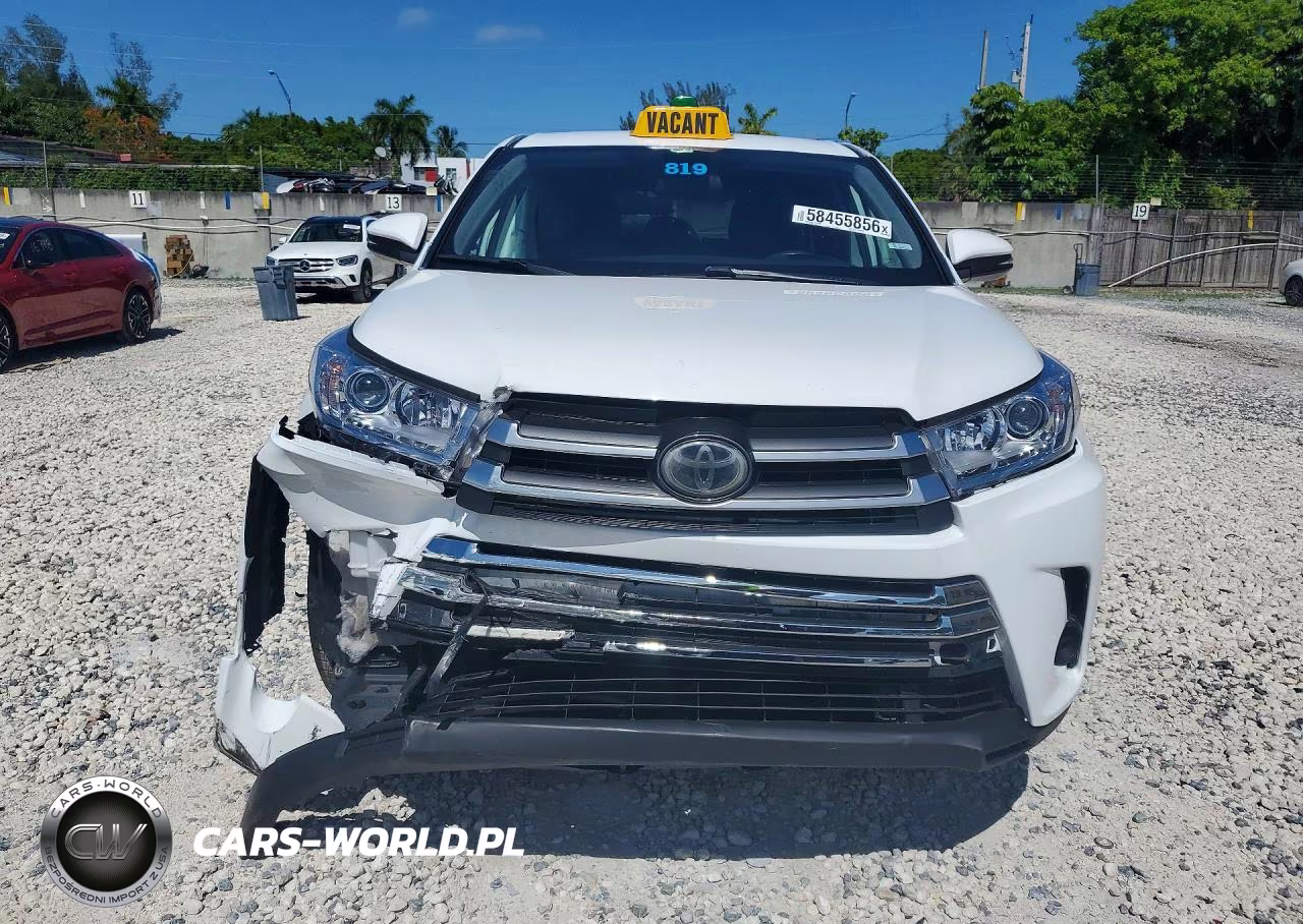 2019 Toyota Highlander Le VIN:5TDZZRFH9KS304166 - 5