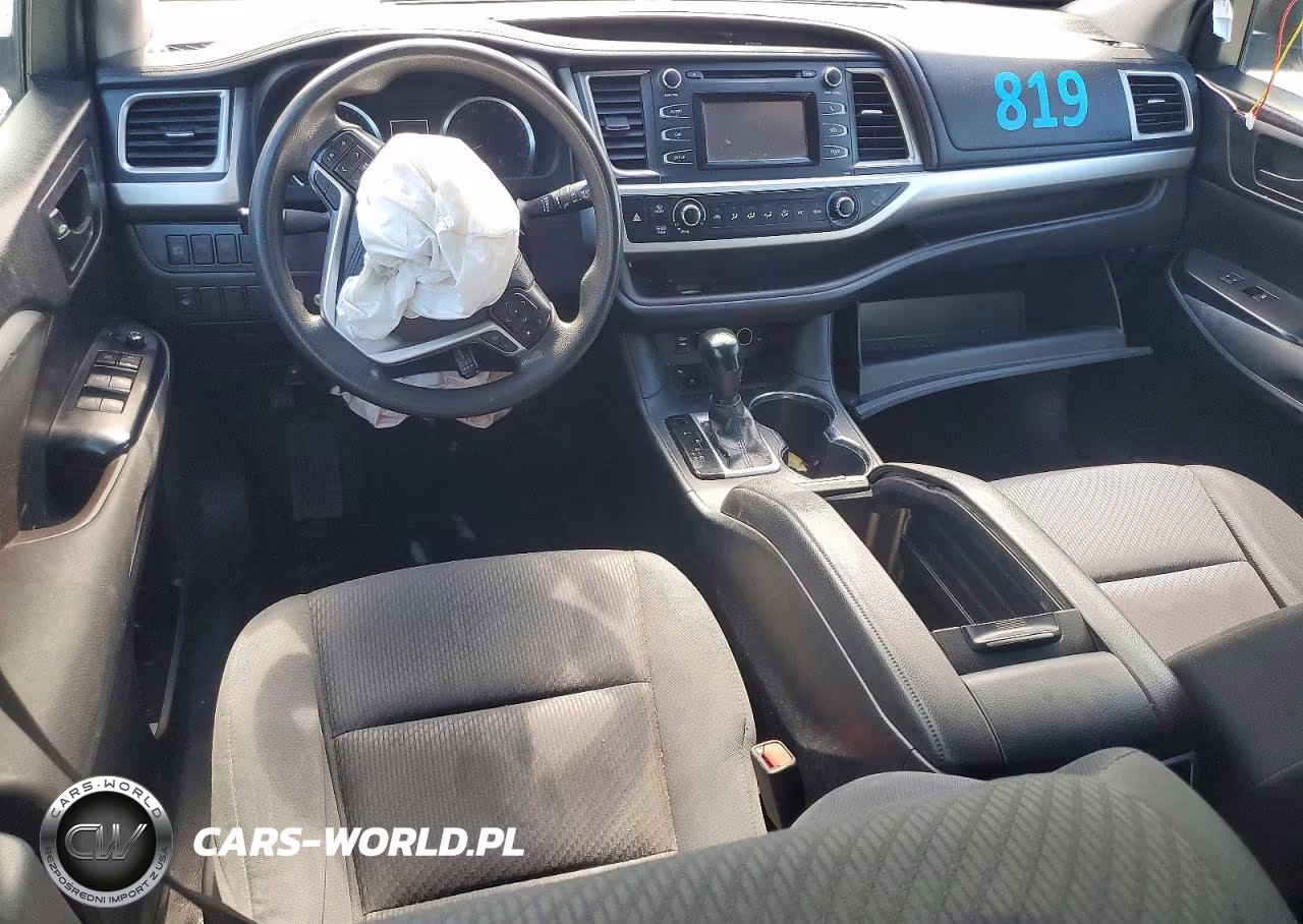 2019 Toyota Highlander Le VIN:5TDZZRFH9KS304166 - 8