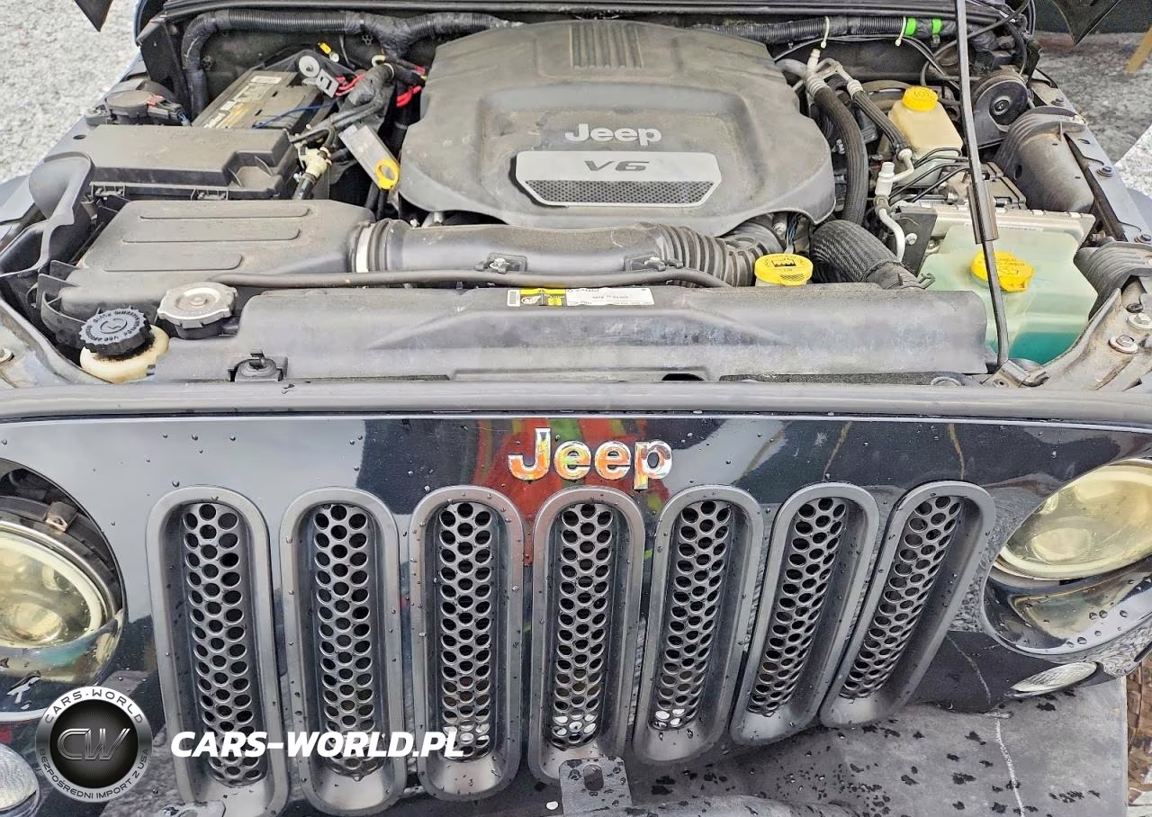 2015 Jeep Wrangler Unlimited Sport VIN:1C4BJWDG0FL585153 - 11