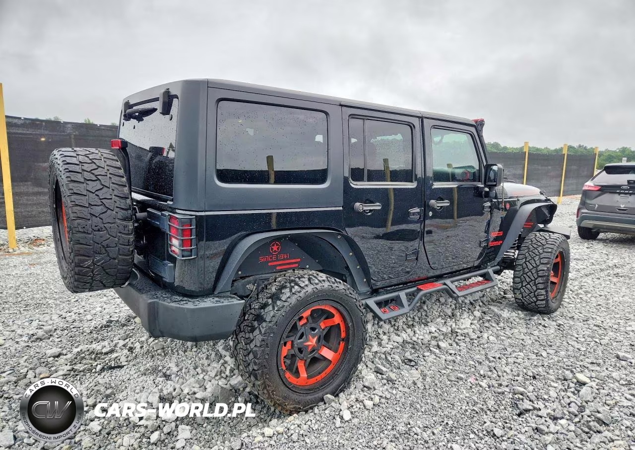 2015 Jeep Wrangler Unlimited Sport VIN:1C4BJWDG0FL585153 - 3