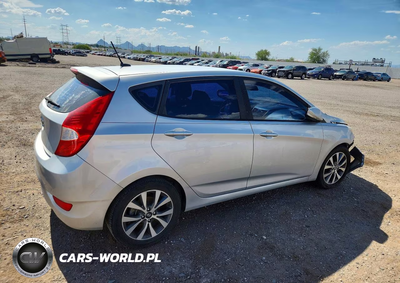 2017 Hyundai Accent Sport VIN:KMHCU5AE3HU351624 - 3
