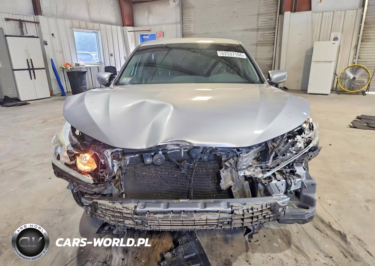 2017 Honda Accord VIN:1HGCR2F38HA251338 - 5