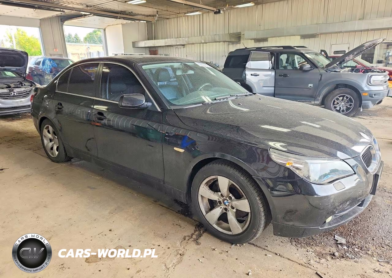 2007 BMW 530 Xi VIN:WBANF73537CY17974 - 4