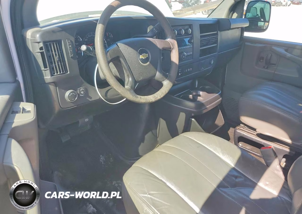 2015 Chevrolet Express G2500 VIN:1GCWGFFF8F1109653 - 8