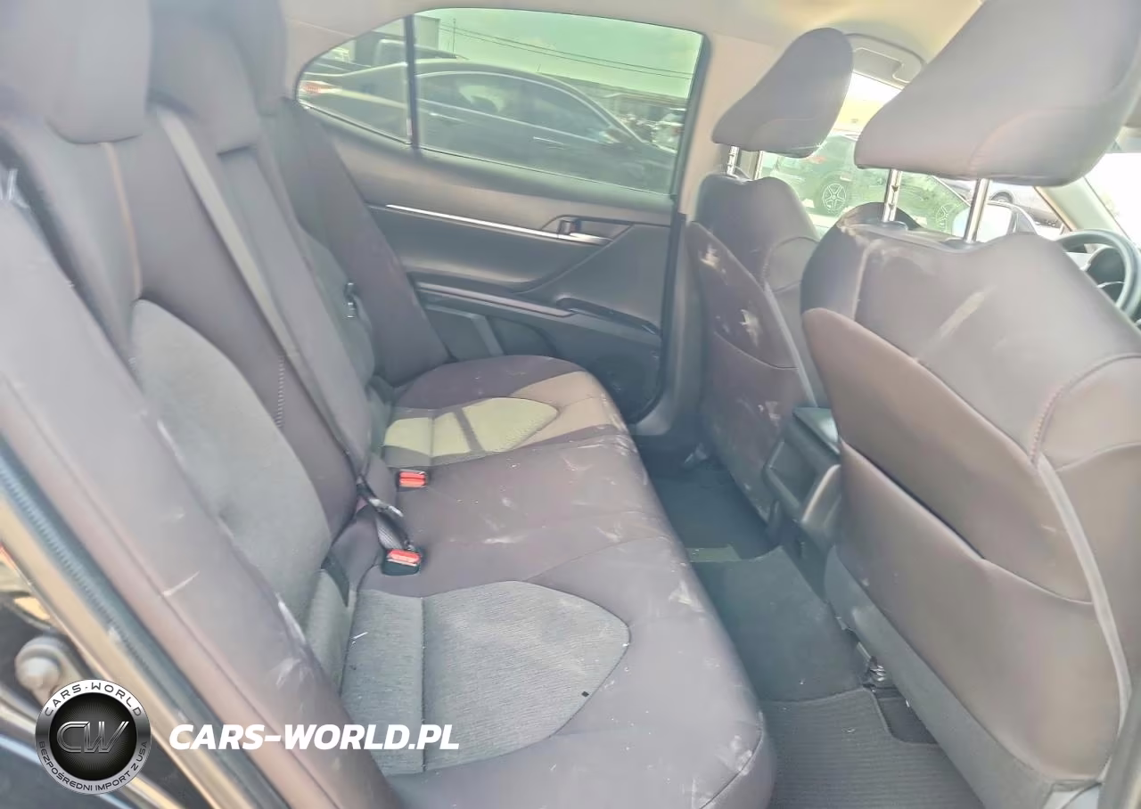 2020 Toyota Camry Le VIN:4T1C31AK0LU537468 - 10