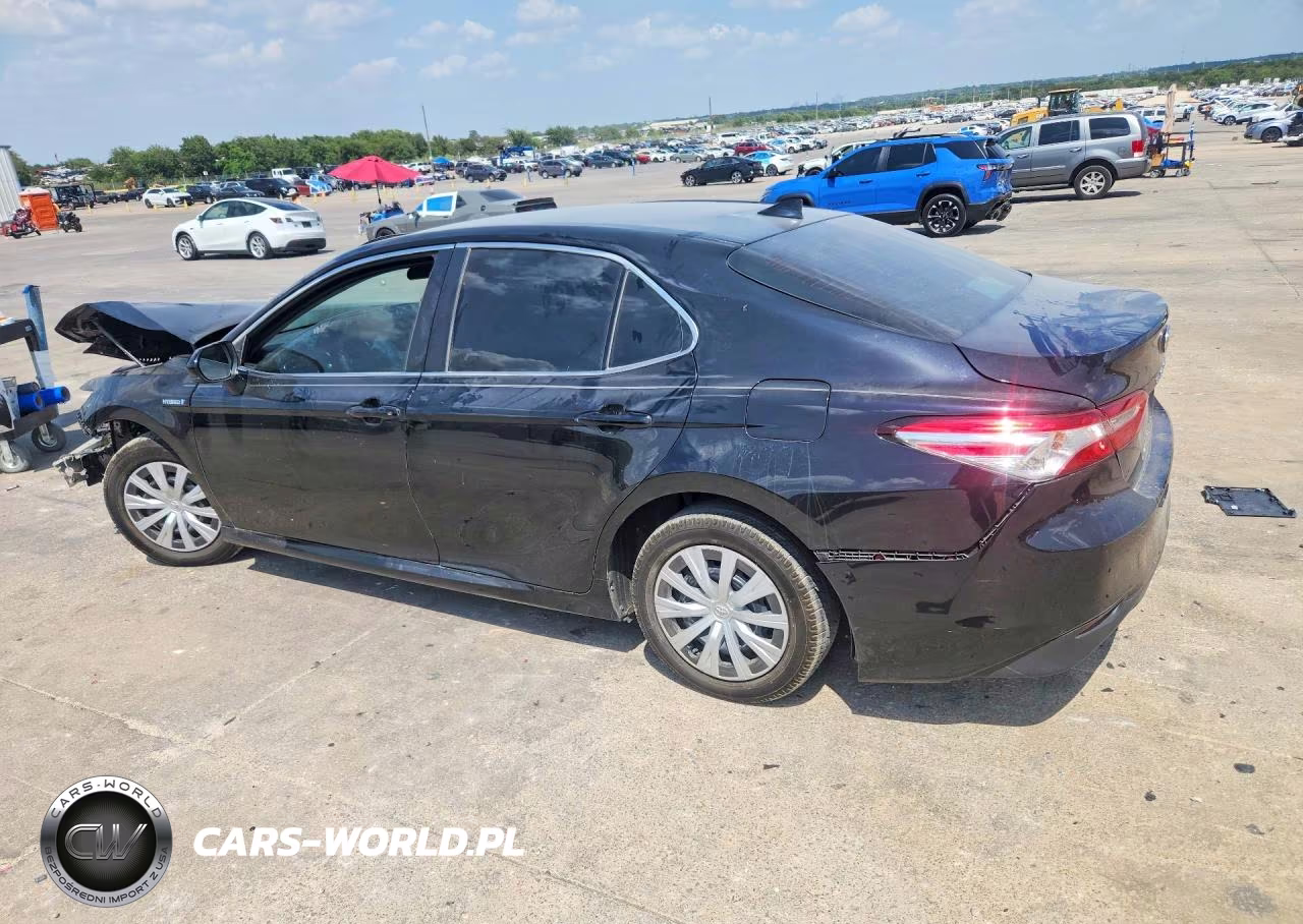 2020 Toyota Camry Le VIN:4T1C31AK0LU537468 - 2