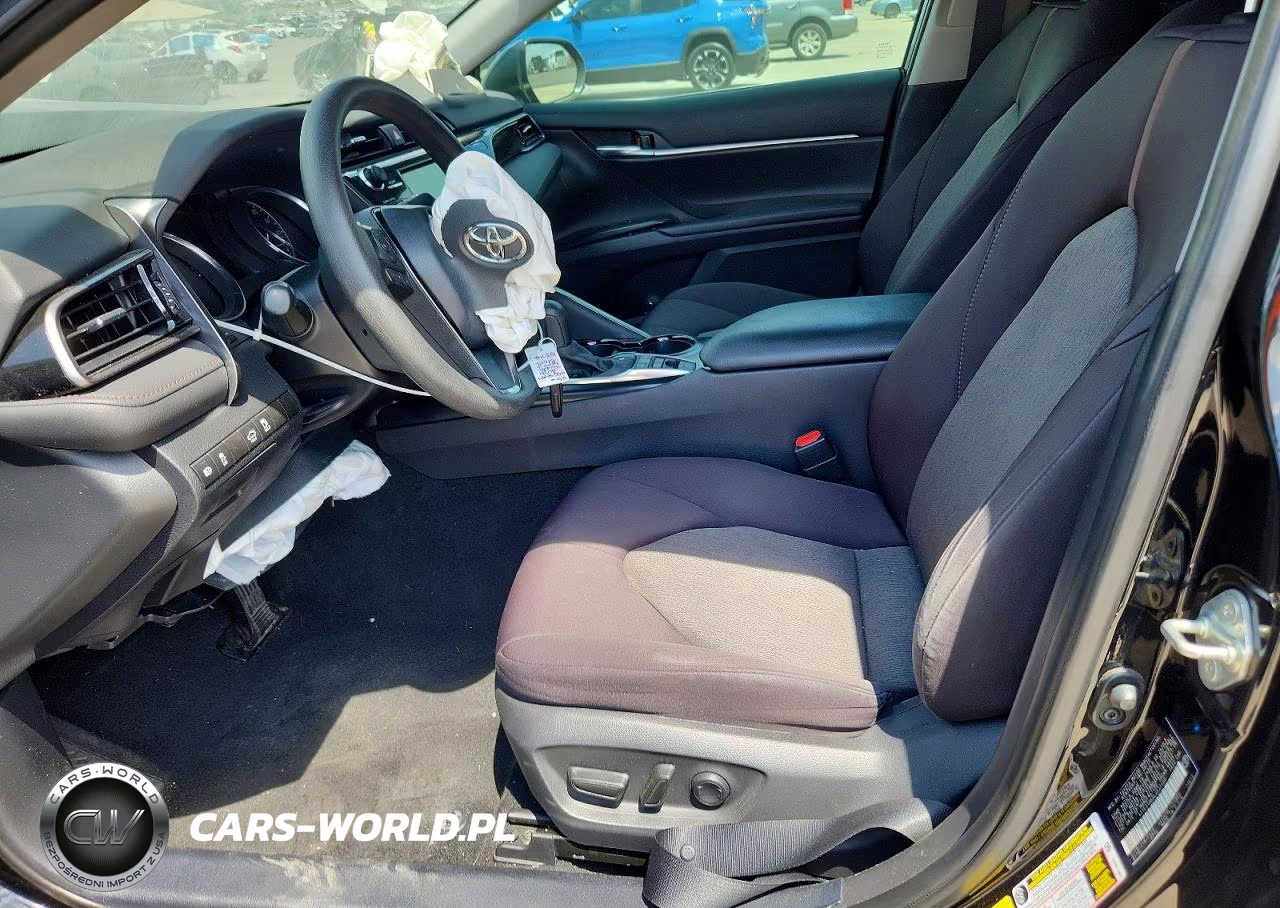 2020 Toyota Camry Le VIN:4T1C31AK0LU537468 - 7