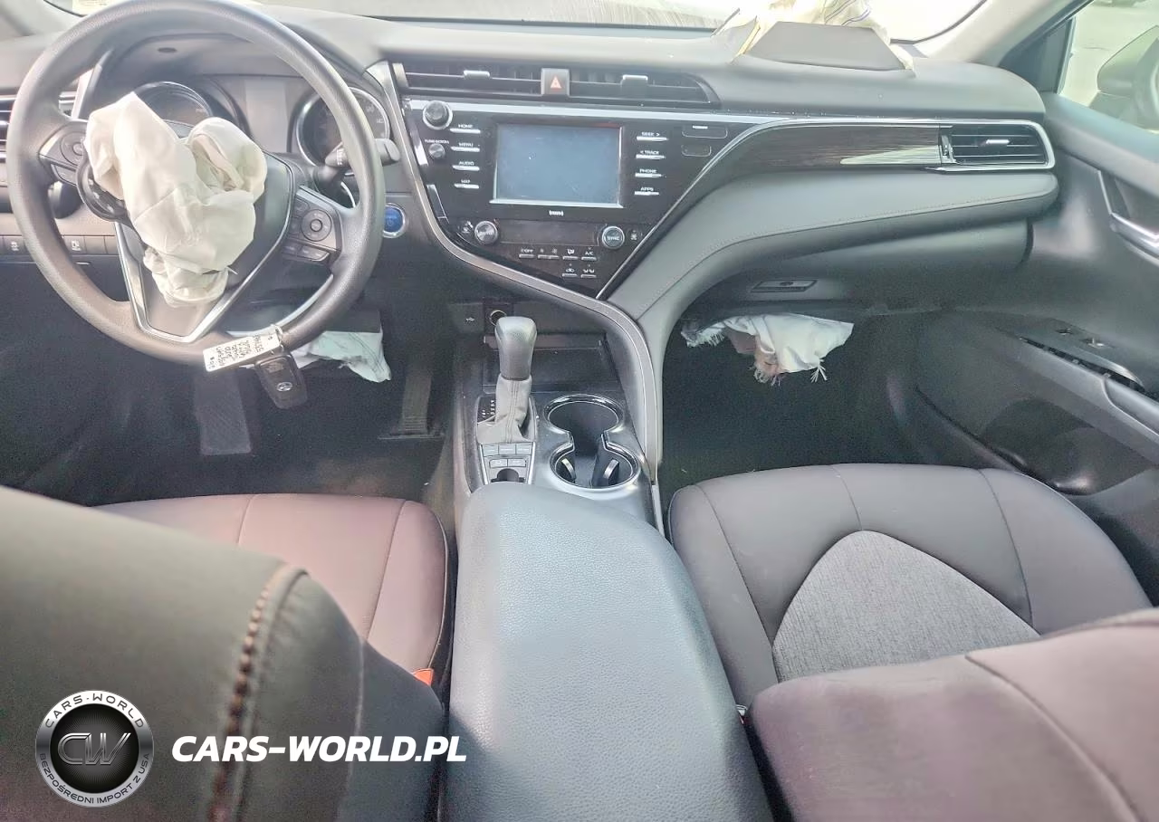2020 Toyota Camry Le VIN:4T1C31AK0LU537468 - 8