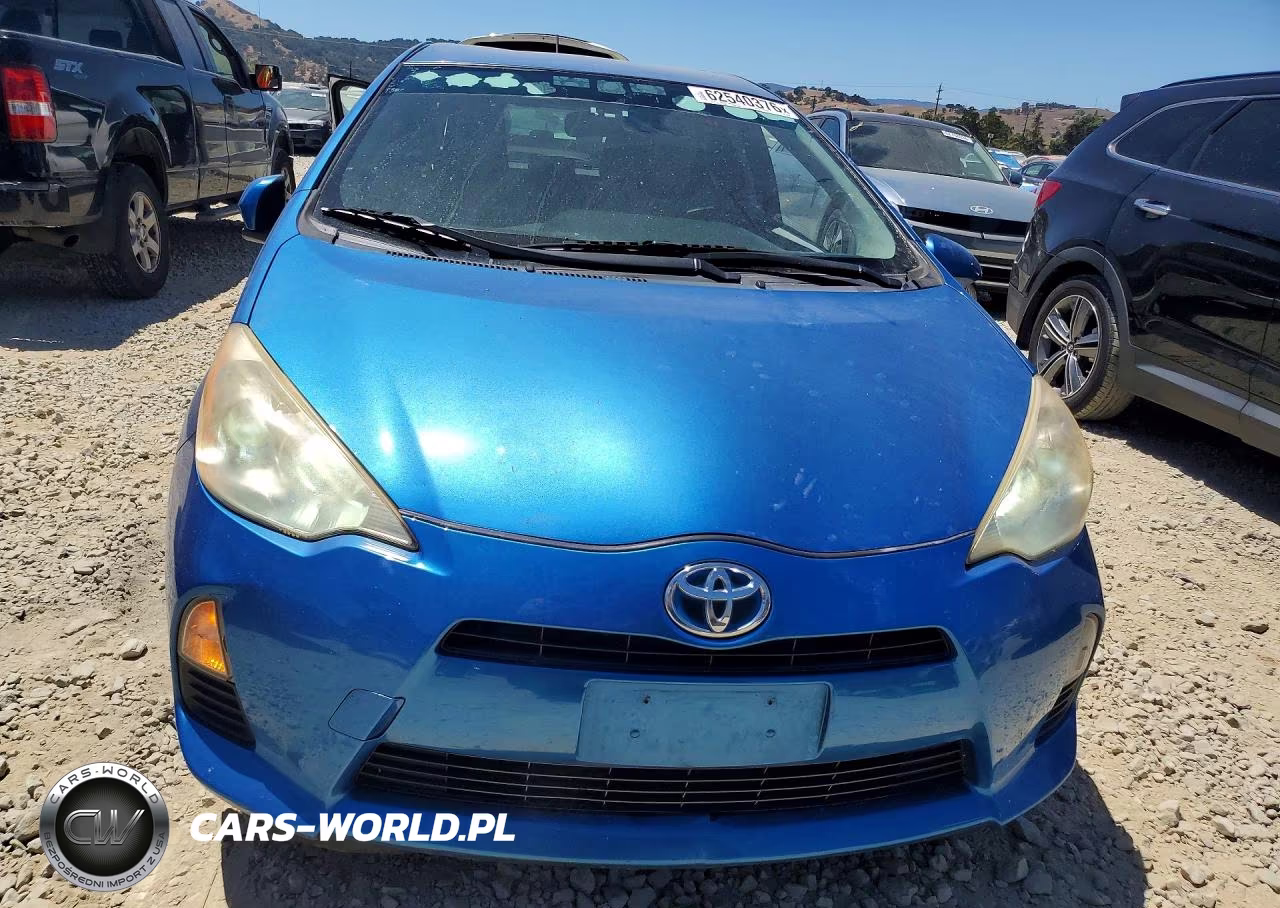 2013 Toyota Prius C One VIN:JTDKDTB3XD1540459 - 5