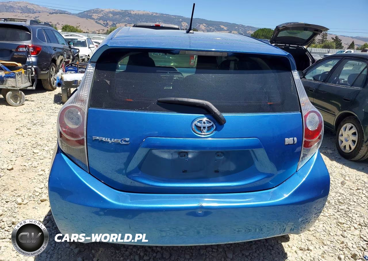 2013 Toyota Prius C One VIN:JTDKDTB3XD1540459 - 6