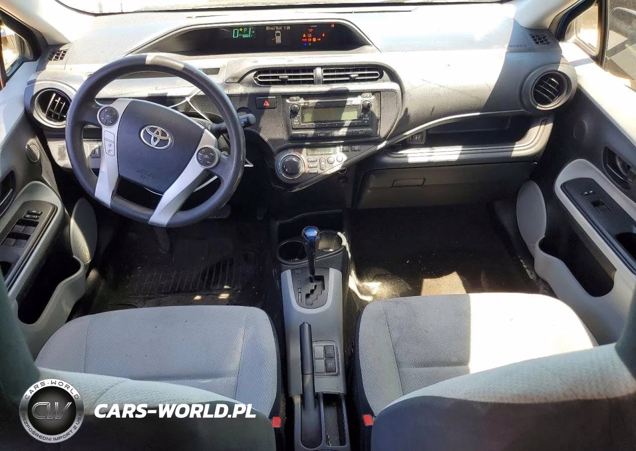 2013 Toyota Prius C One VIN:JTDKDTB3XD1540459 - 8