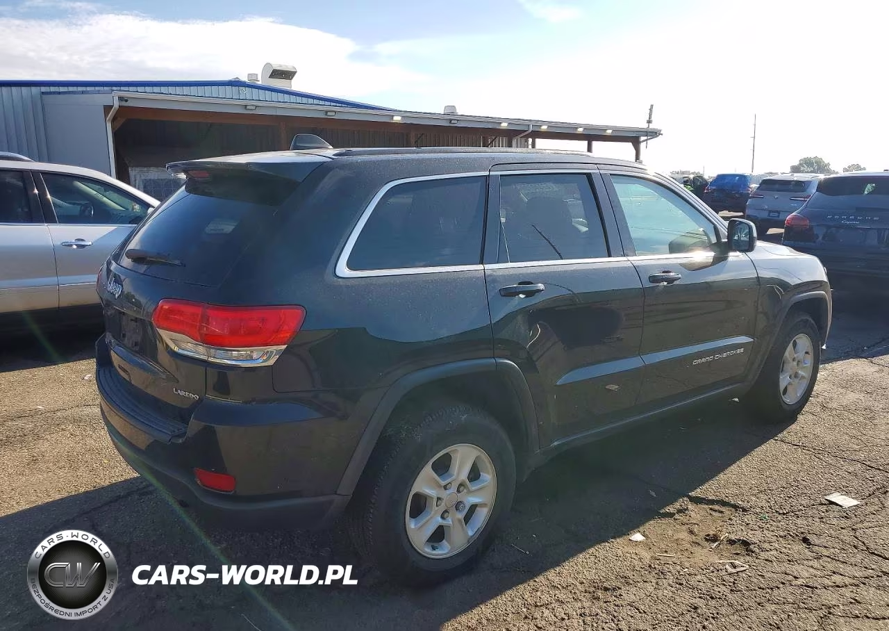 2015 Jeep Grand Cherokee Laredo VIN:1C4RJFAG2FC844664 - 3