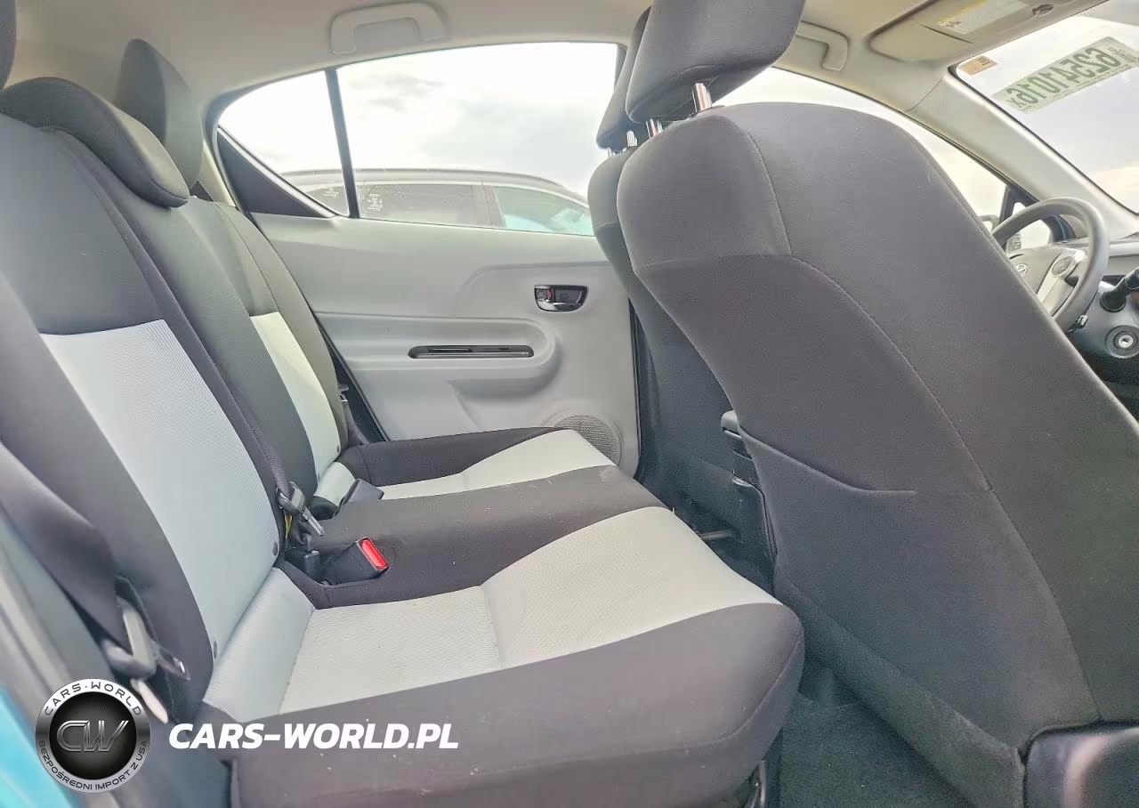 2014 Toyota Prius C Two VIN:JTDKDTB35E1079205 - 10