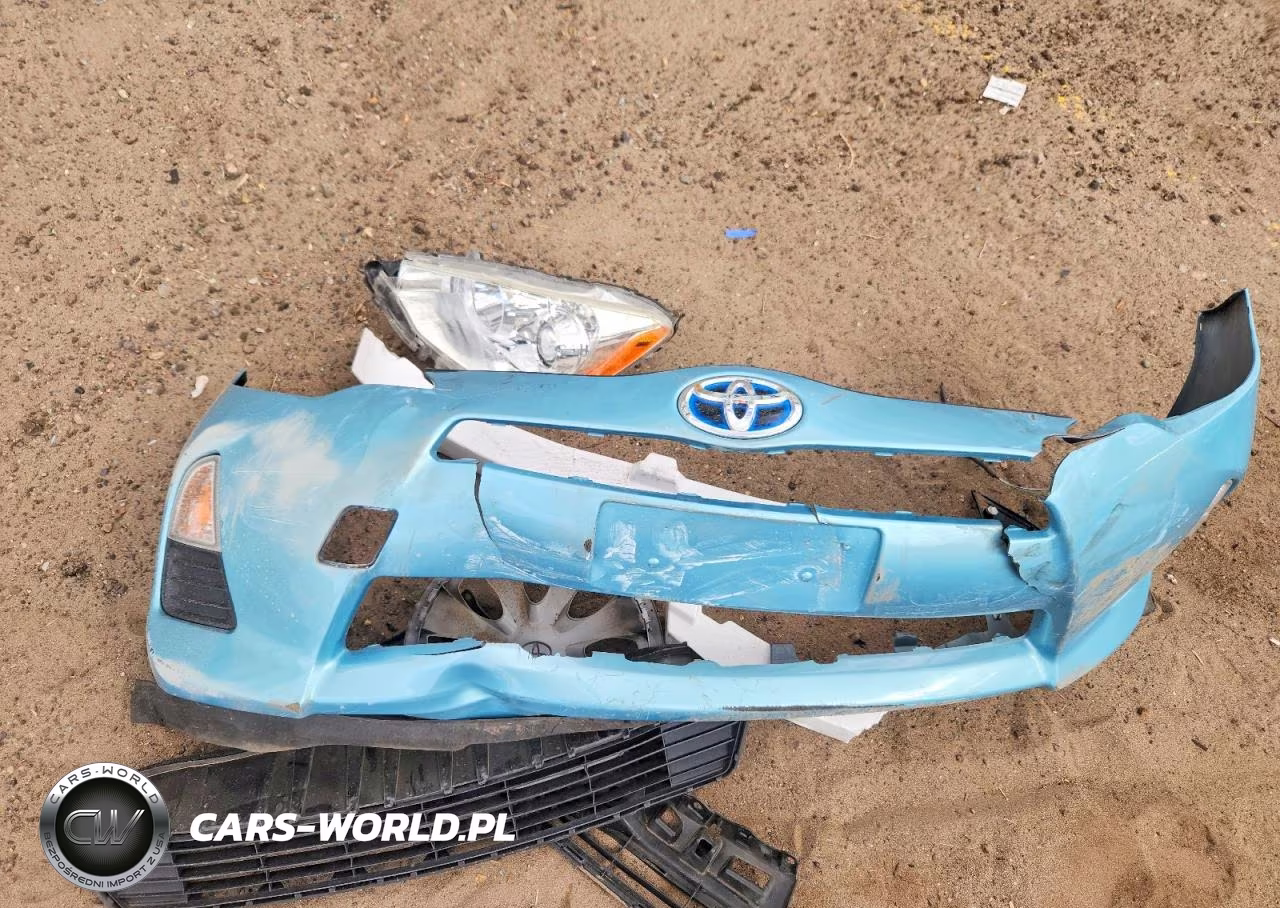 2014 Toyota Prius C Two VIN:JTDKDTB35E1079205 - 12