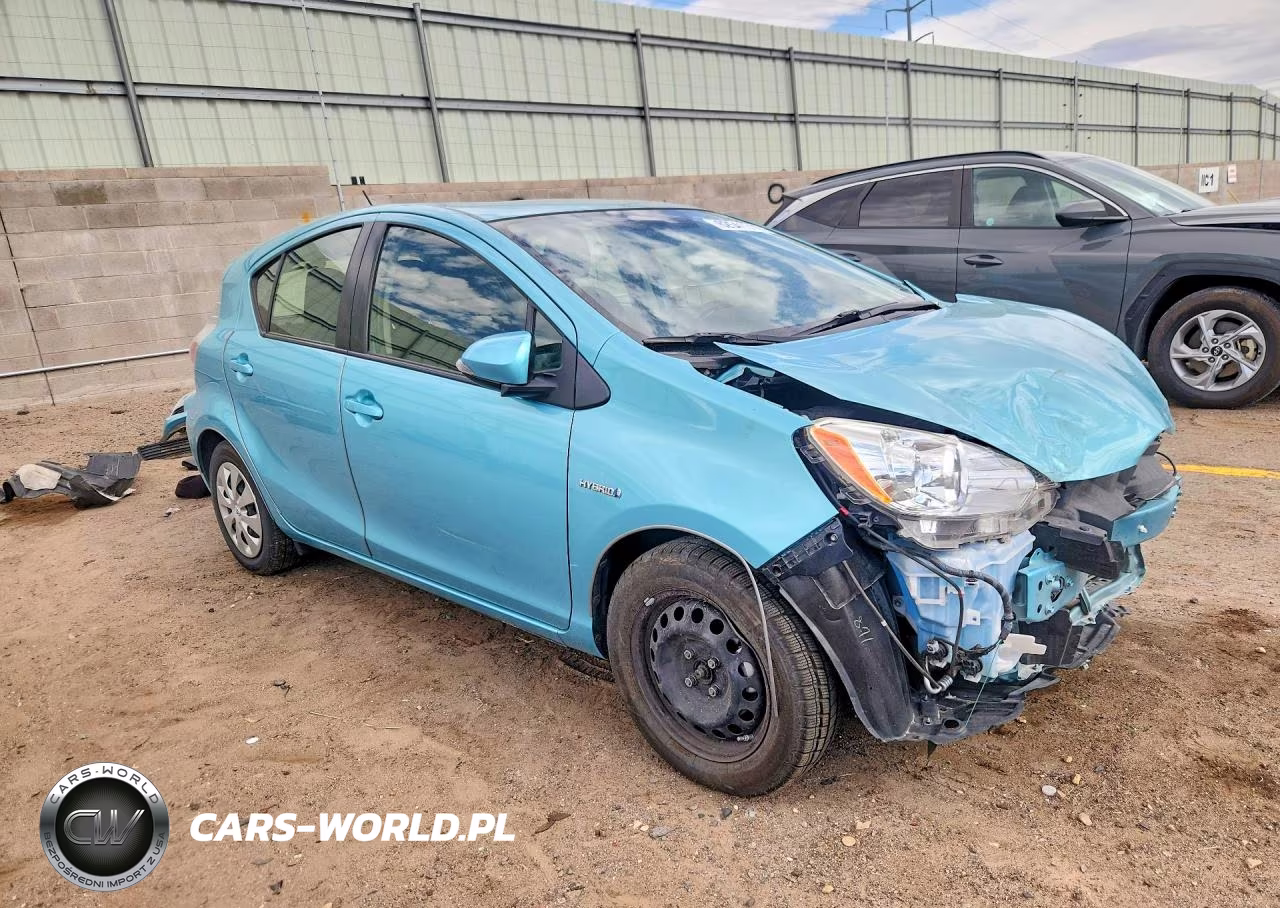 2014 Toyota Prius C Two VIN:JTDKDTB35E1079205 - 4