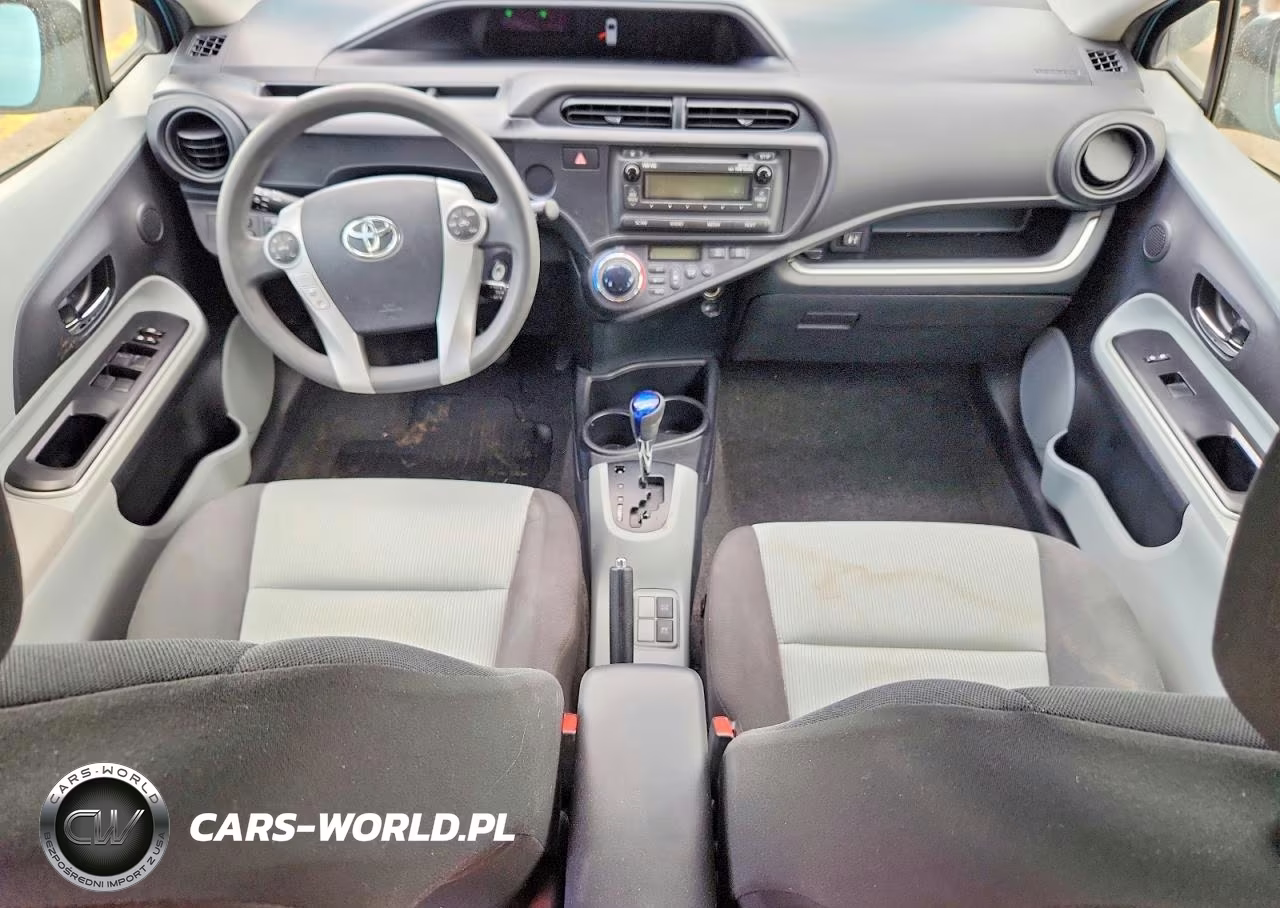 2014 Toyota Prius C Two VIN:JTDKDTB35E1079205 - 8