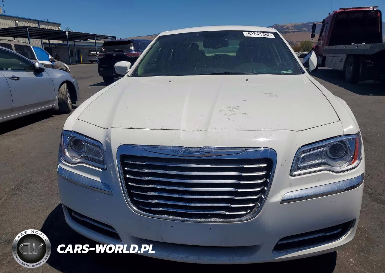 2014 Chrysler 300 VIN:2C3CCAAG1EH375344 - 5