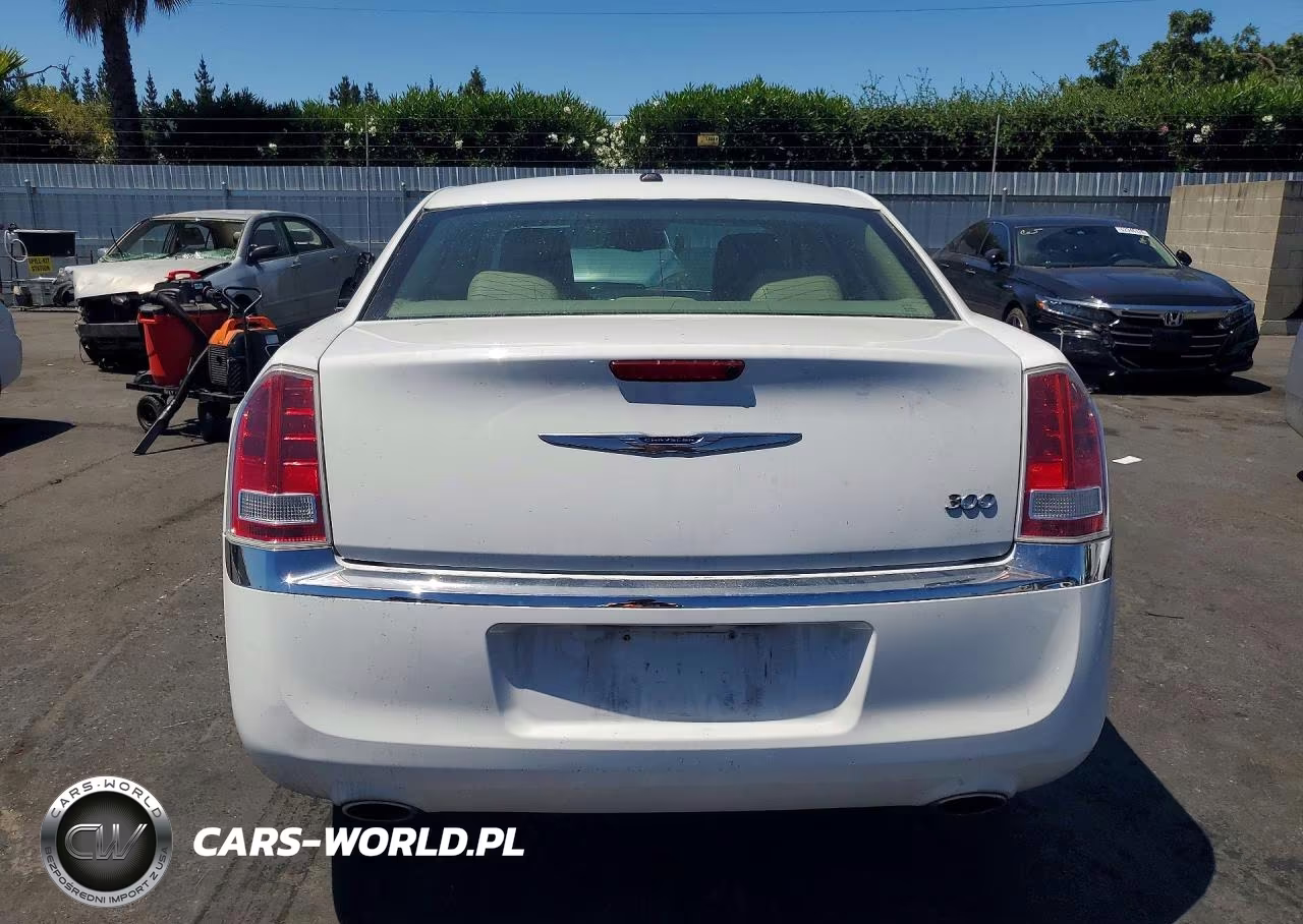 2014 Chrysler 300 VIN:2C3CCAAG1EH375344 - 6