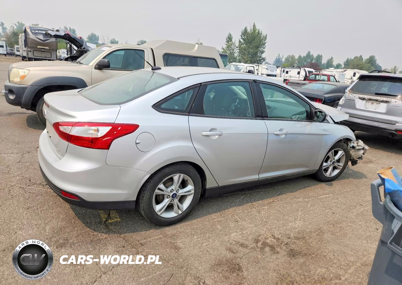 2014 Ford Focus Se VIN:1FADP3F24EL301664 - 3