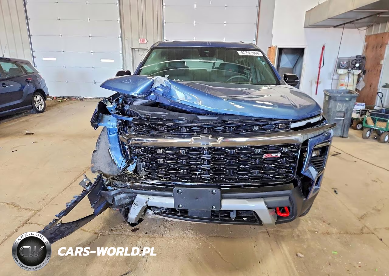 2025 Chevrolet Traverse Z71 VIN:1GNEVJRS0SJ185303 - 5