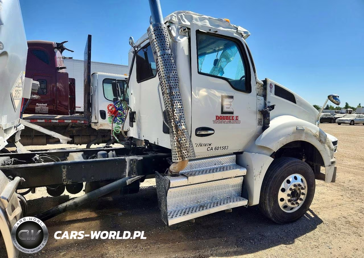 2023 Kenworth T880 Semi Truck VIN:1XKZDP9X0PJ224592 - 13