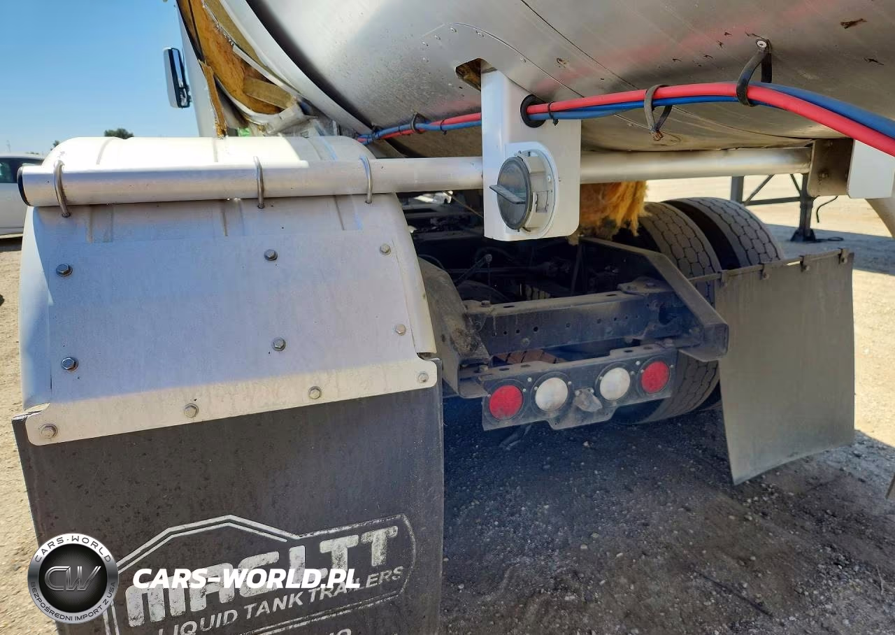 2023 Kenworth T880 Semi Truck VIN:1XKZDP9X0PJ224592 - 6